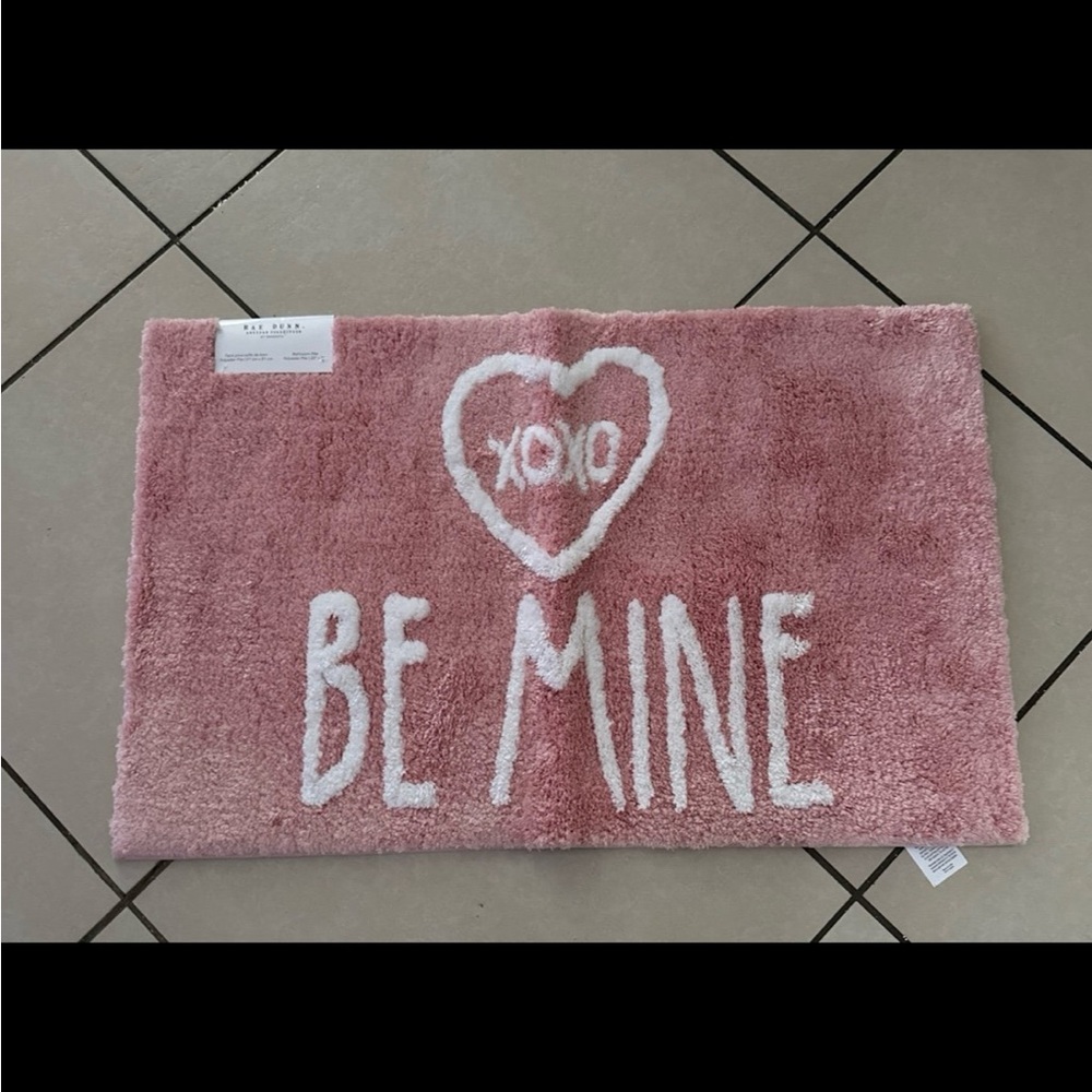 Rae Dunn Valentines BE MINE Plush Pink Bath Mat - NEW
